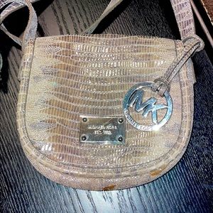 Michael Kors crossbody❣️